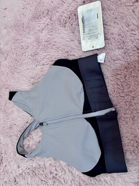 Fabletics Gray and Black Front-Zip Crop Sports Bra